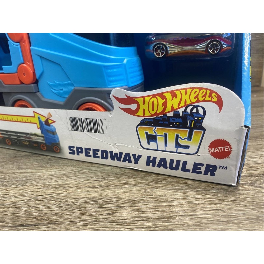 Hot Wheels City Speedway Hauler GVG37 Transforms Into 6 Ft. Long 2 Car Racetrack - Picture 7 of 16